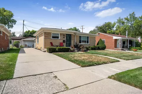 8233 N Evangeline St, Dearborn Heights, MI 48127