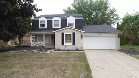 39632 Chaffer St, Clinton Township, MI 48038