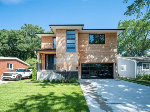 216 W Bloomfield Ave, Royal Oak, MI 48073