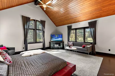 Bedroom - 3233 Winegar Rd, Perry, MI 48872 photo 2 of 6