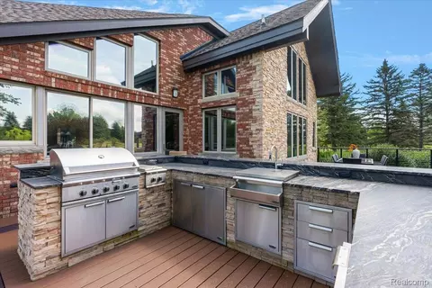 Exterior - 3233 Winegar Rd, Perry, MI 48872 photo 3 of 6