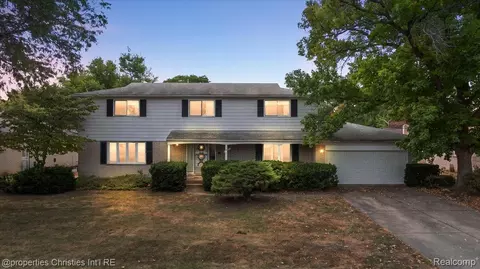 25475 Grand Concourse St, Southfield, MI 48075