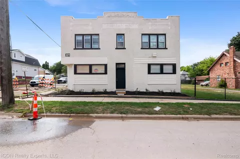 221 Baldwin Ave, Pontiac, MI 48342
