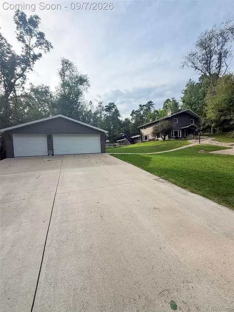 20313 White Pine Blvd, Battle Creek, MI 49017