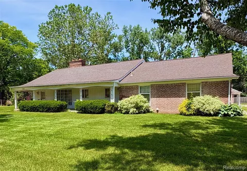 15826 Promenade Ave, Allen Park, MI 48101