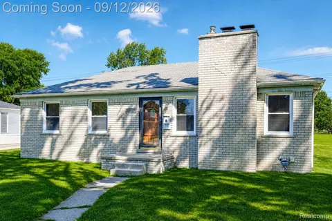 32600 W Chicago St, Livonia, MI 48150