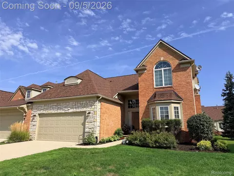 37126 Southwind Ct, Farmington Hills, MI 48331