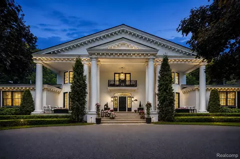 477 Dunston Rd, Bloomfield Hills, MI 48304