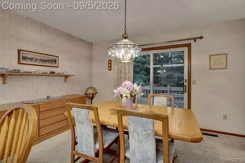 Dining - 5439 Hickory Cir, Mount Morris, MI 48433 photo 2 of 2