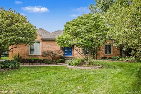 14847 Kelly Ct, Shelby Township, MI 48315