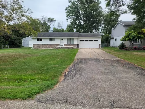 48188 Forbes Dr, New Baltimore, MI 48047