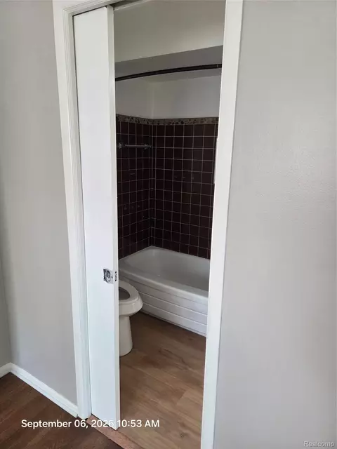 Bath - 29651 Fairfield Dr, Warren, MI 48088 photo 2 of 2