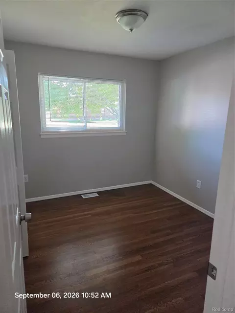 Bedroom - 29651 Fairfield Dr, Warren, MI 48088 photo 1 of 2