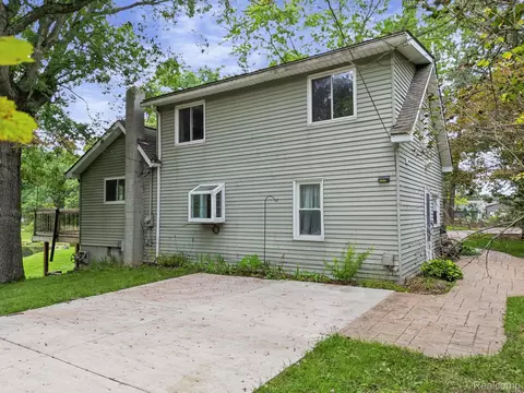 Exterior - 11897 Shaffer Rd, Springfield, MI 48350 photo 3 of 9