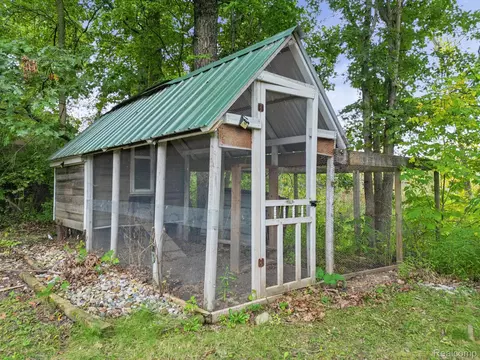 Exterior - 11897 Shaffer Rd, Springfield, MI 48350 photo 7 of 9