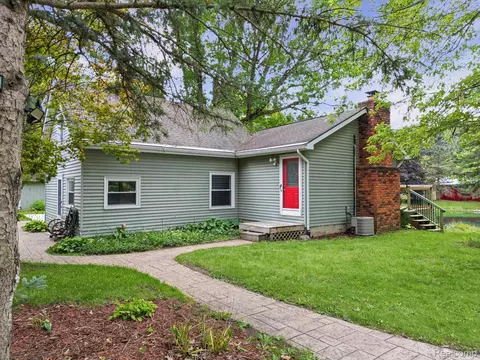 Exterior - 11897 Shaffer Rd, Springfield, MI 48350 photo 2 of 9