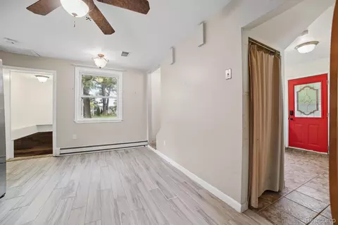 Entry Way - 11897 Shaffer Rd, Springfield, MI 48350 photo 3 of 4