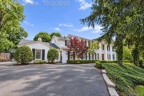 140 Linda Ct, Bloomfield Hills, MI 48304
