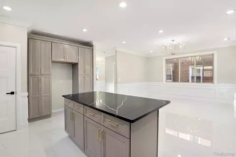 Kitchen - 7634 Pinehurst St, Dearborn, MI 48126 photo 3 of 4