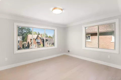 Bedroom - 7634 Pinehurst St, Dearborn, MI 48126 photo 3 of 7