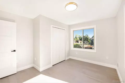 Bedroom - 7634 Pinehurst St, Dearborn, MI 48126 photo 6 of 7