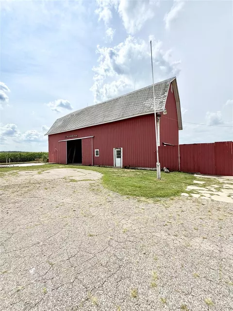 Exterior - 2498 S Wisner Rd, Ithaca, MI 48847 photo 3 of 3