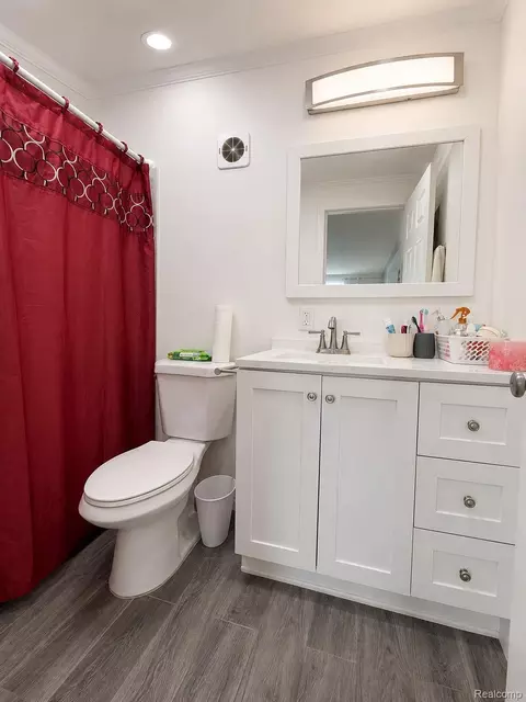 Bath - 2498 S Wisner Rd, Ithaca, MI 48847 photo 1 of 1