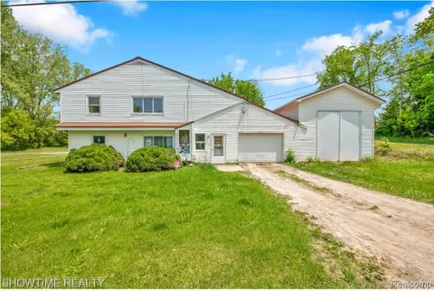 654 N Blacks Corners Rd, Imlay, MI 48444