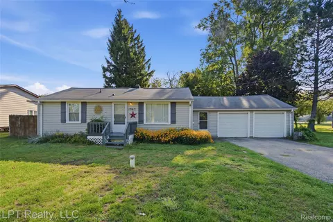1363 Kettering St, Burton, MI 48509