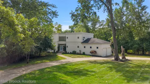4845 Bryn Mawr Dr, Bloomfield Hills, MI 48301