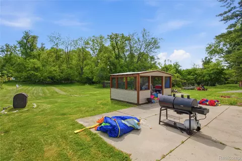 Exterior - 2705 Glendale Rd, Summit, MI 49203 photo 15 of 15