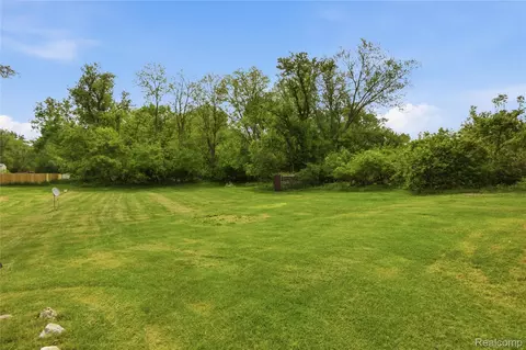 Exterior - 2705 Glendale Rd, Summit, MI 49203 photo 14 of 15