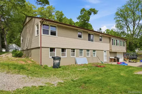 Exterior - 2705 Glendale Rd, Summit, MI 49203 photo 11 of 15