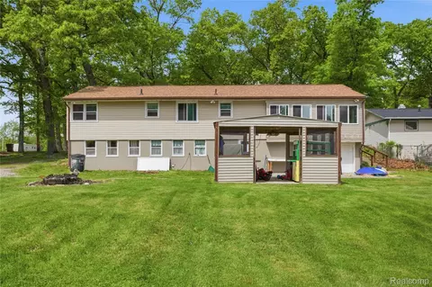 Exterior - 2705 Glendale Rd, Summit, MI 49203 photo 4 of 15