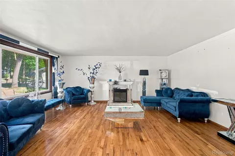 Living - 2705 Glendale Rd, Summit, MI 49203 photo 1 of 5