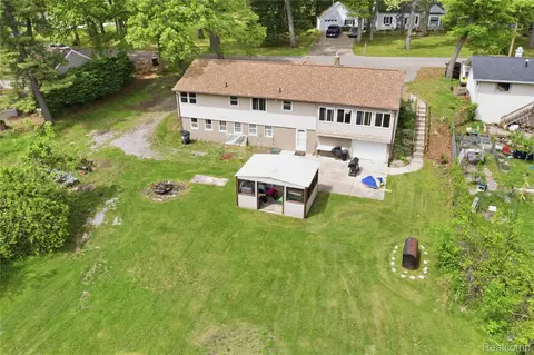 Exterior - 2705 Glendale Rd, Summit, MI 49203 photo 9 of 15
