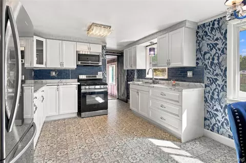 Kitchen - 2705 Glendale Rd, Summit, MI 49203 photo 2 of 5