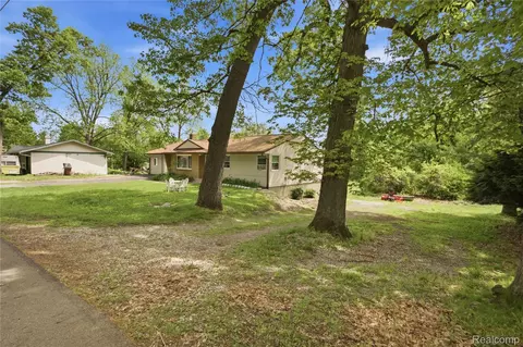 Exterior - 2705 Glendale Rd, Summit, MI 49203 photo 5 of 15