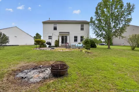 Exterior - 1863 Greton Dr, Monroe, MI 48162 photo 2 of 2