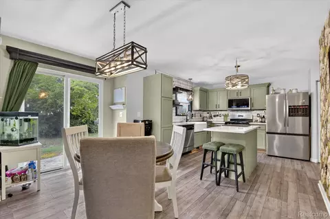 Kitchen - 1863 Greton Dr, Monroe, MI 48162 photo 1 of 4