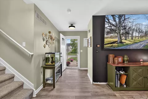 Entry Way - 1863 Greton Dr, Monroe, MI 48162 photo 1 of 4