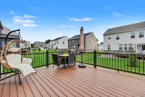 Exterior - 842 Ford Mill Dr, Saline, MI 48176 photo 2 of 4