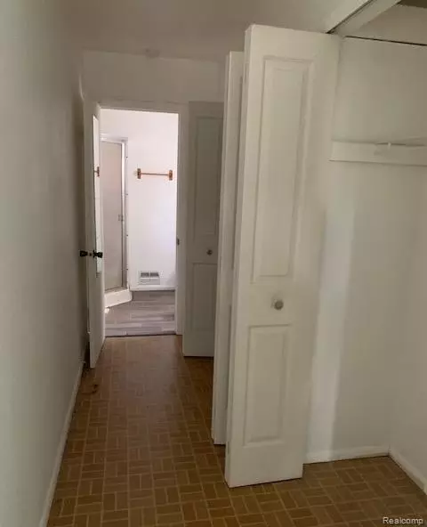 Entry Way - 128 E Lakeview Ave, Flint, MI 48503 photo 1 of 2