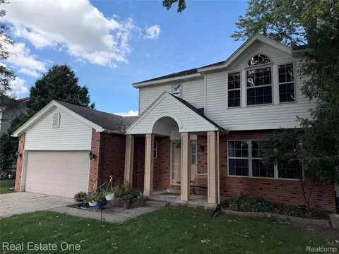 29178 Roycroft St, Livonia, MI 48154