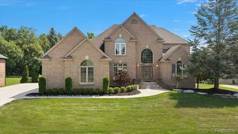 63142 Turnberry Way, Washington, MI 48095