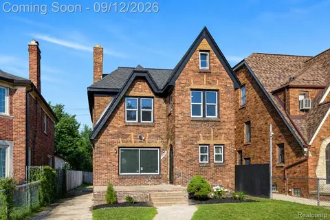 17545 Pennington Dr, Detroit, MI 48221