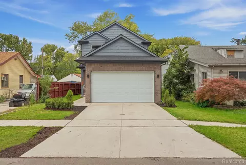 27827 S Moran St, Harrison, MI 48045