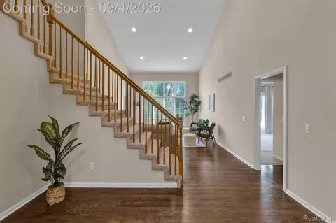 Entry Way - 50145 Tottenham Ct, Canton, MI 48187 photo 2 of 9
