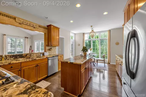 Kitchen - 50145 Tottenham Ct, Canton, MI 48187 photo 4 of 6