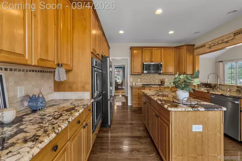 Kitchen - 50145 Tottenham Ct, Canton, MI 48187 photo 1 of 6